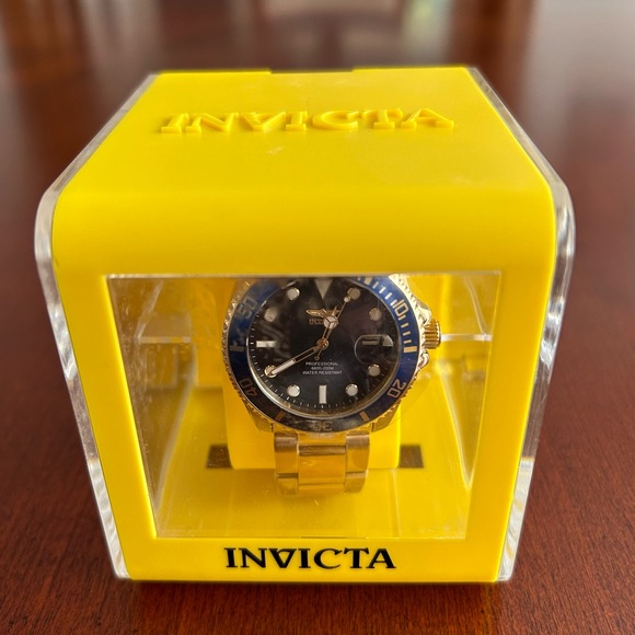NWT Invicta Pro Diver 38mm Ladies Quartz Watch - Picture 7 of 14